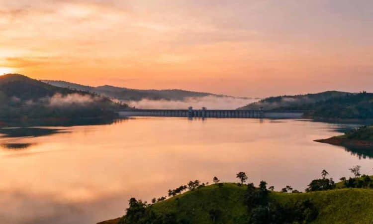 Waduk Jatiluhur: Pilar Energi, Air, dan Kehidupan Jawa Barat
